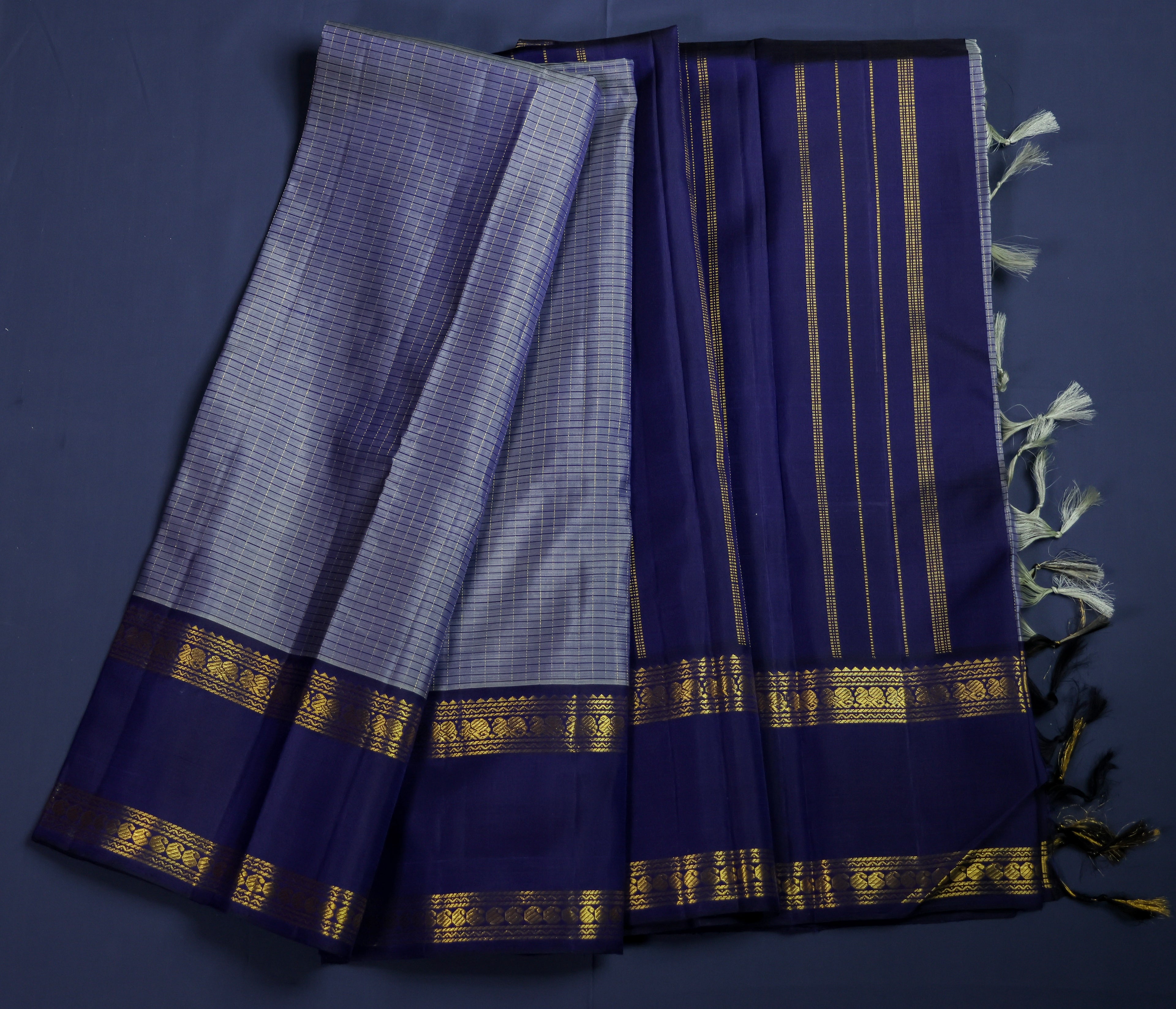 Pure Kancheepuram Handloom Silk Saree - Grey with Navy Blue Border