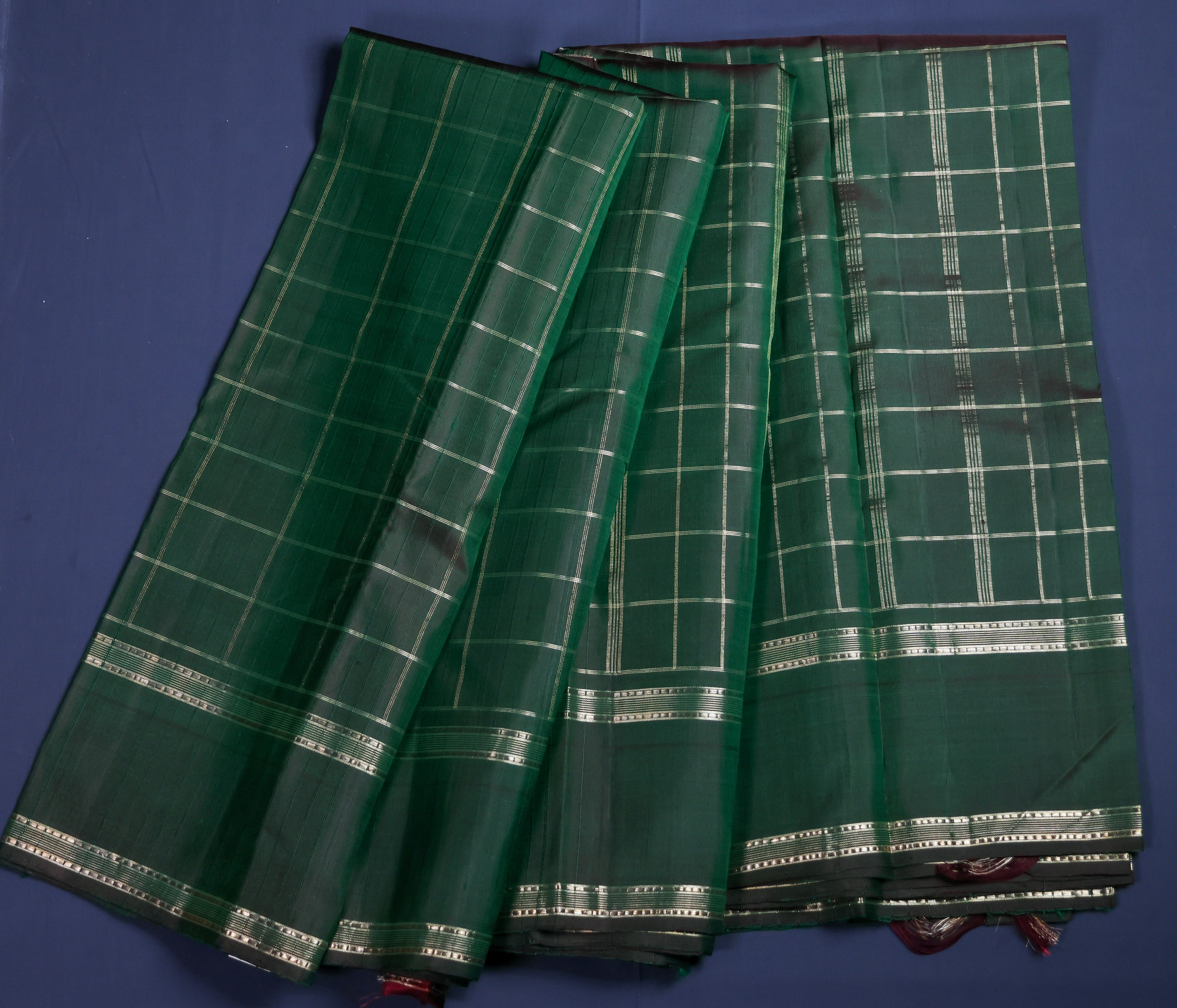 Pure Kancheepuram Handloom Silk Saree - Emerald Green with Dull gold zari