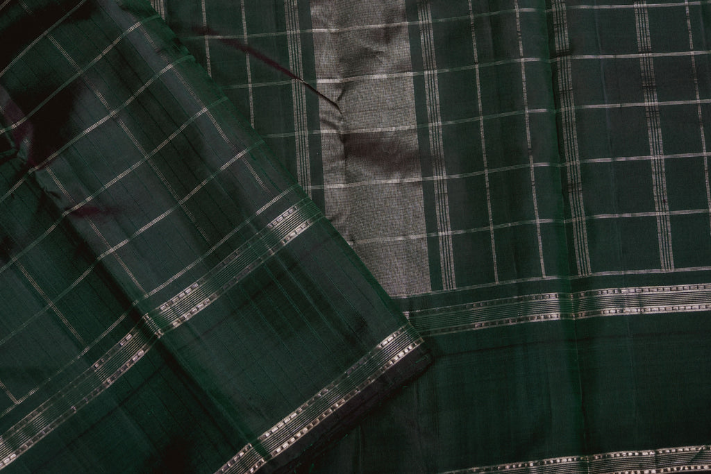 Pure Kancheepuram Handloom Silk Saree - Emerald Green with Dull gold zari