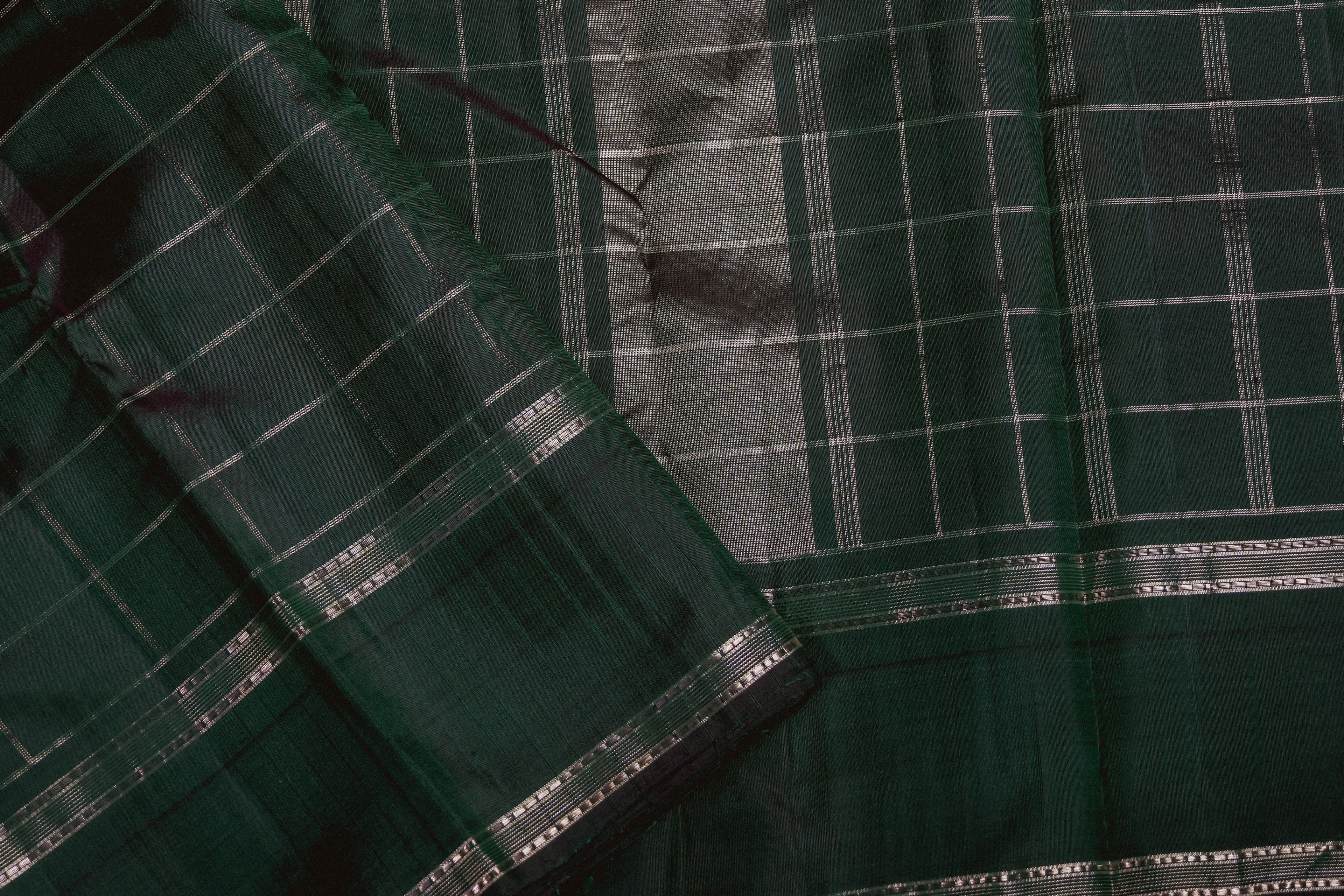 Pure Kancheepuram Handloom Silk Saree - Emerald Green with Dull gold zari