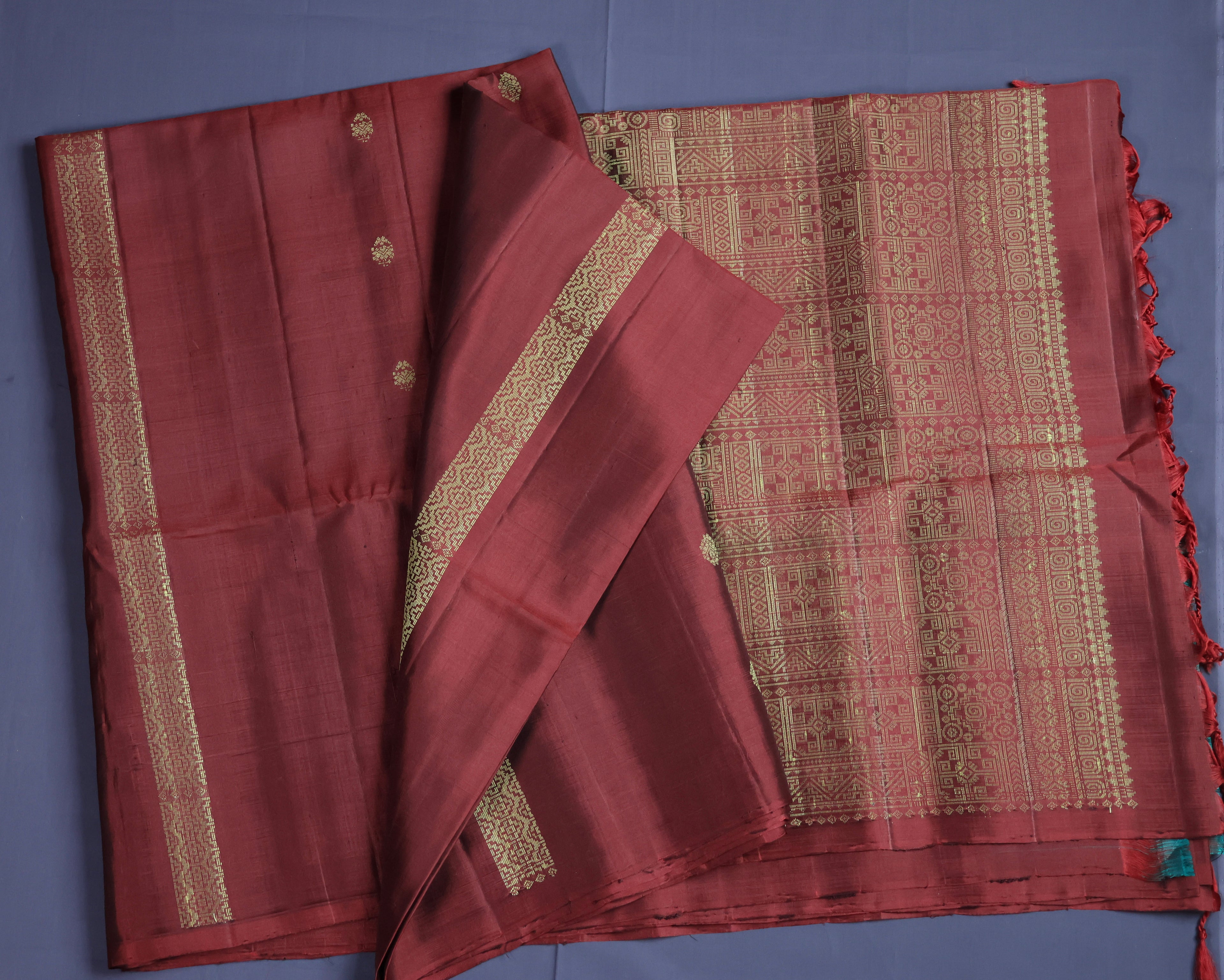 Pure Kancheepuram Handloom Silk Saree – Borderless, Silk thread woven soft silk